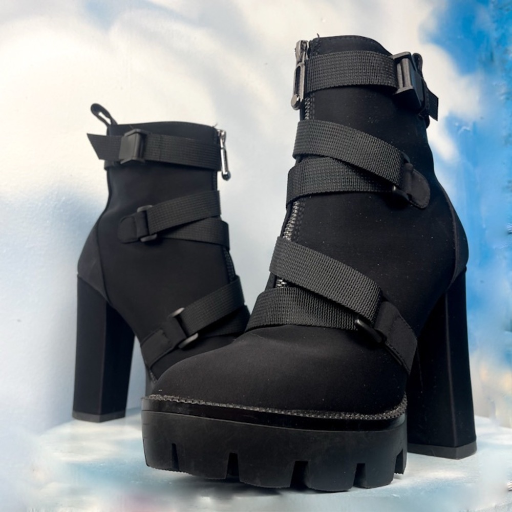 Neoprene buckle lug sole platform boots